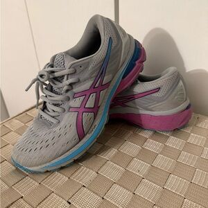 ASICS Women's GT 2000’s